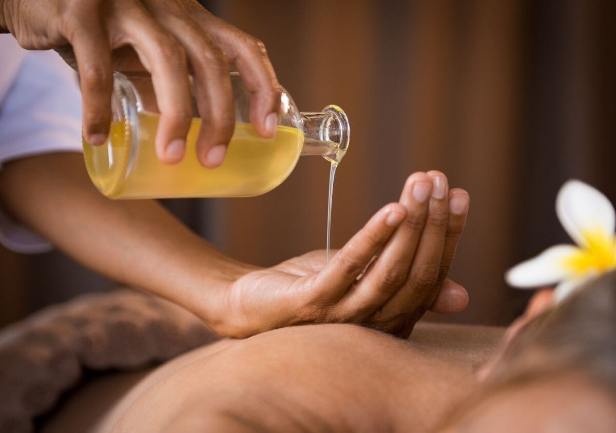aroma-massage-treatment