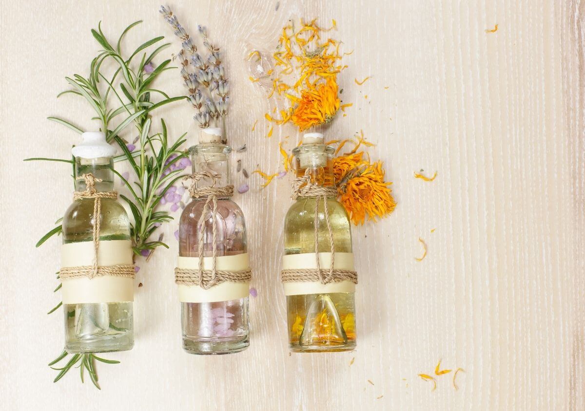 aromatherapy-massage-oil